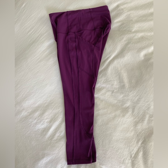 Victorias Secret Sport Purple Cropped Athletic Leggings size Small - Picture 7 of 7